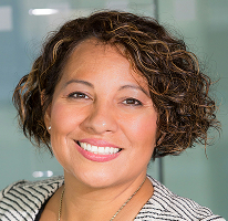 Claire Ashford, hoofd compliance bij een financiële instelling, headshot
